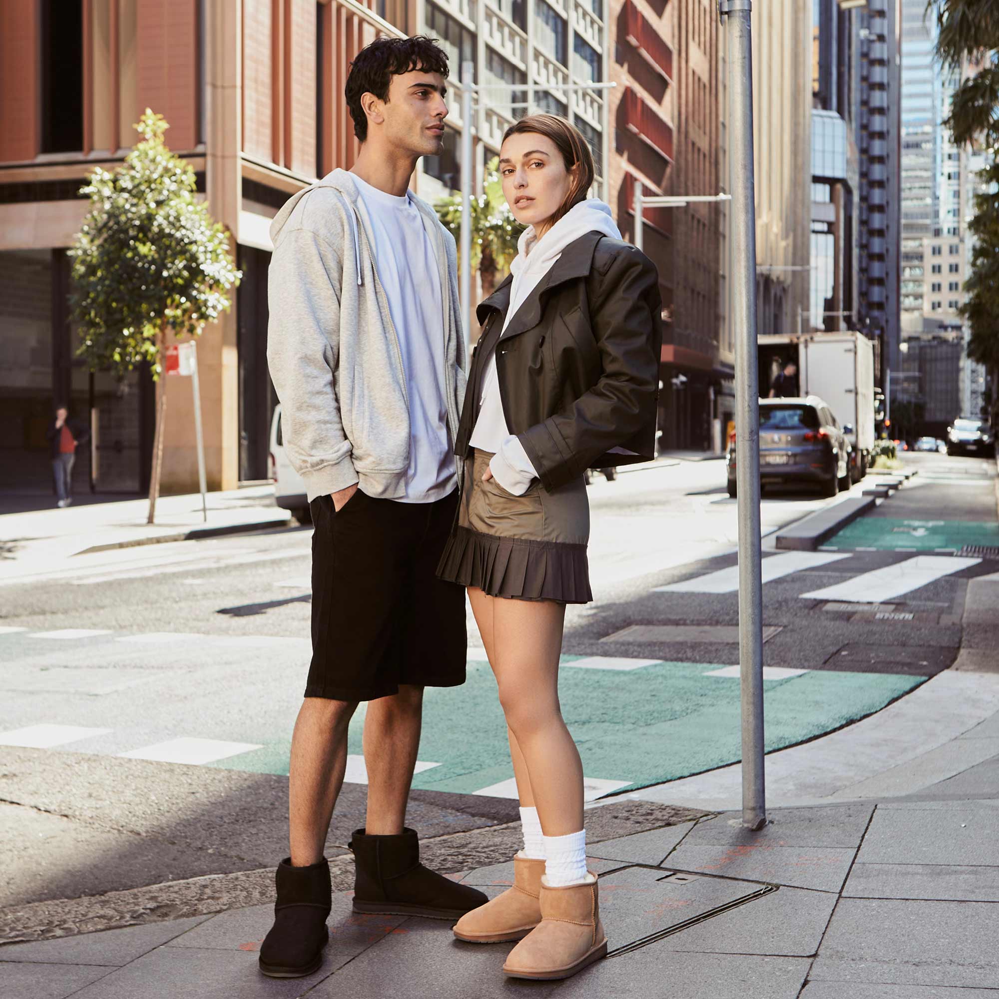 couple-coordinating-outfits-with-ugg-boots-for-a-city-walk