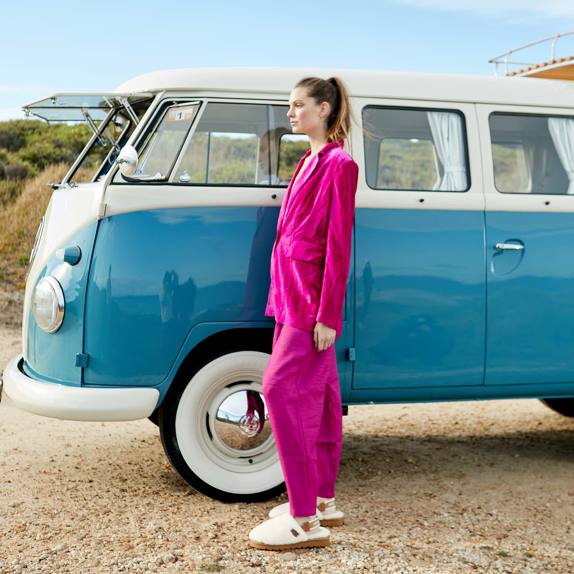 comfy and stylish clothes paired with UGG scuffs for a long weekend getaway