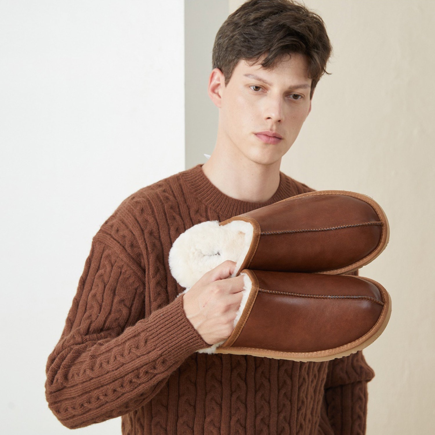 Australian Model Holding UGG Men Scuff