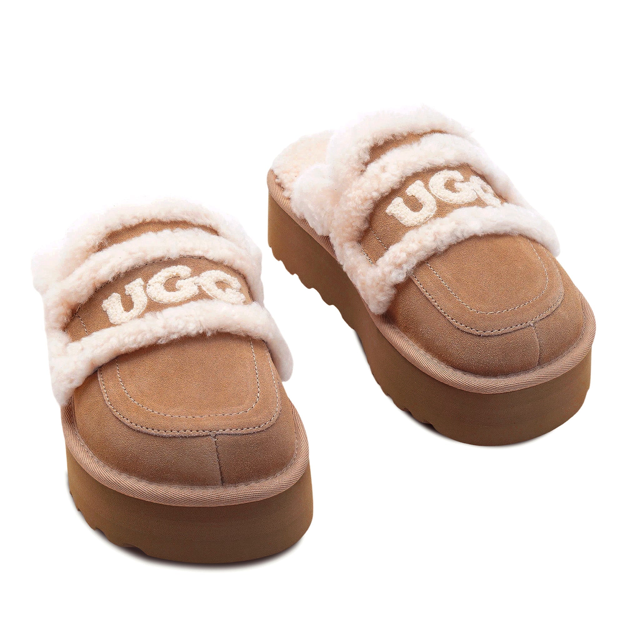 Logo Shearling Platform Uggs (DETACHABLE FEATURE)